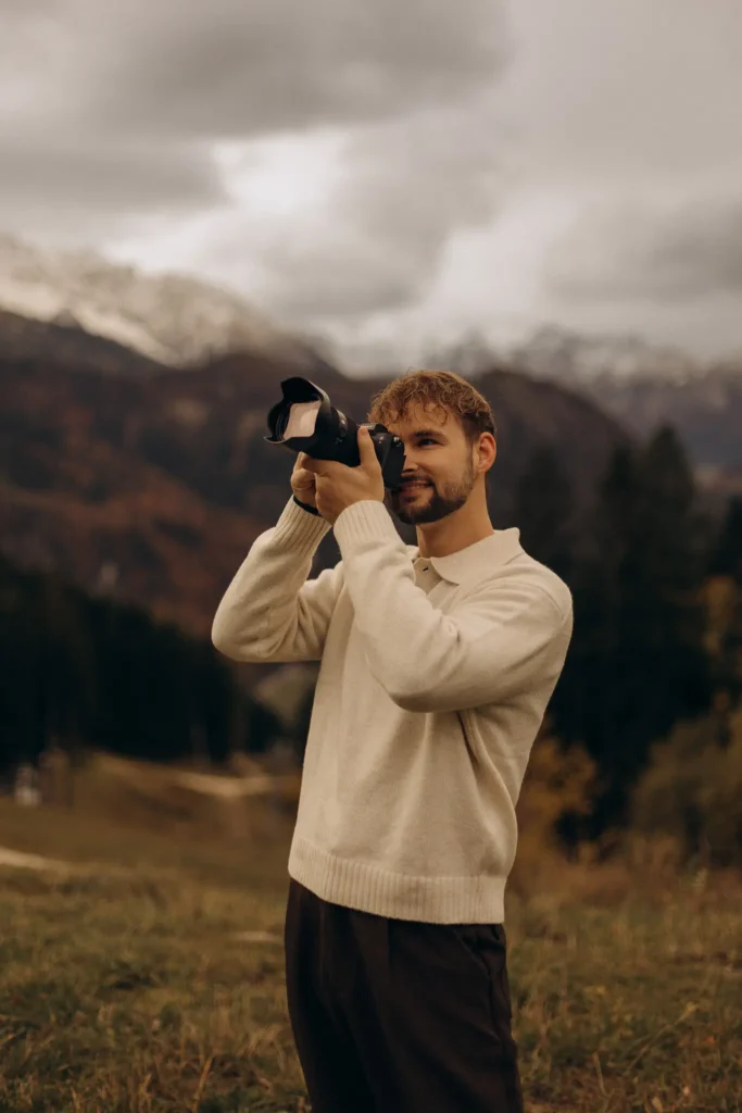 Tim Sickinger Inhaber Sick Productions beim fotografieren